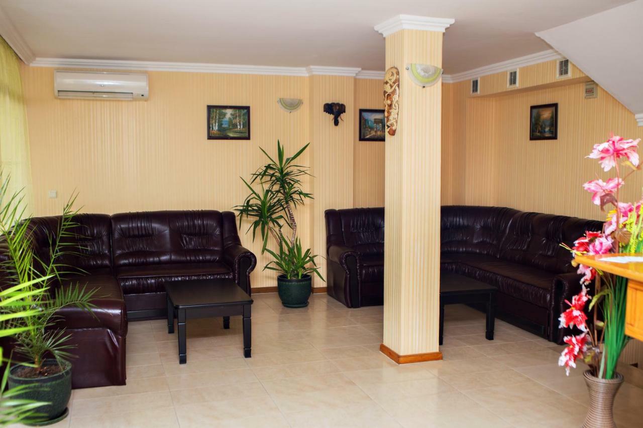 Еника Hotel Varna Buitenkant foto